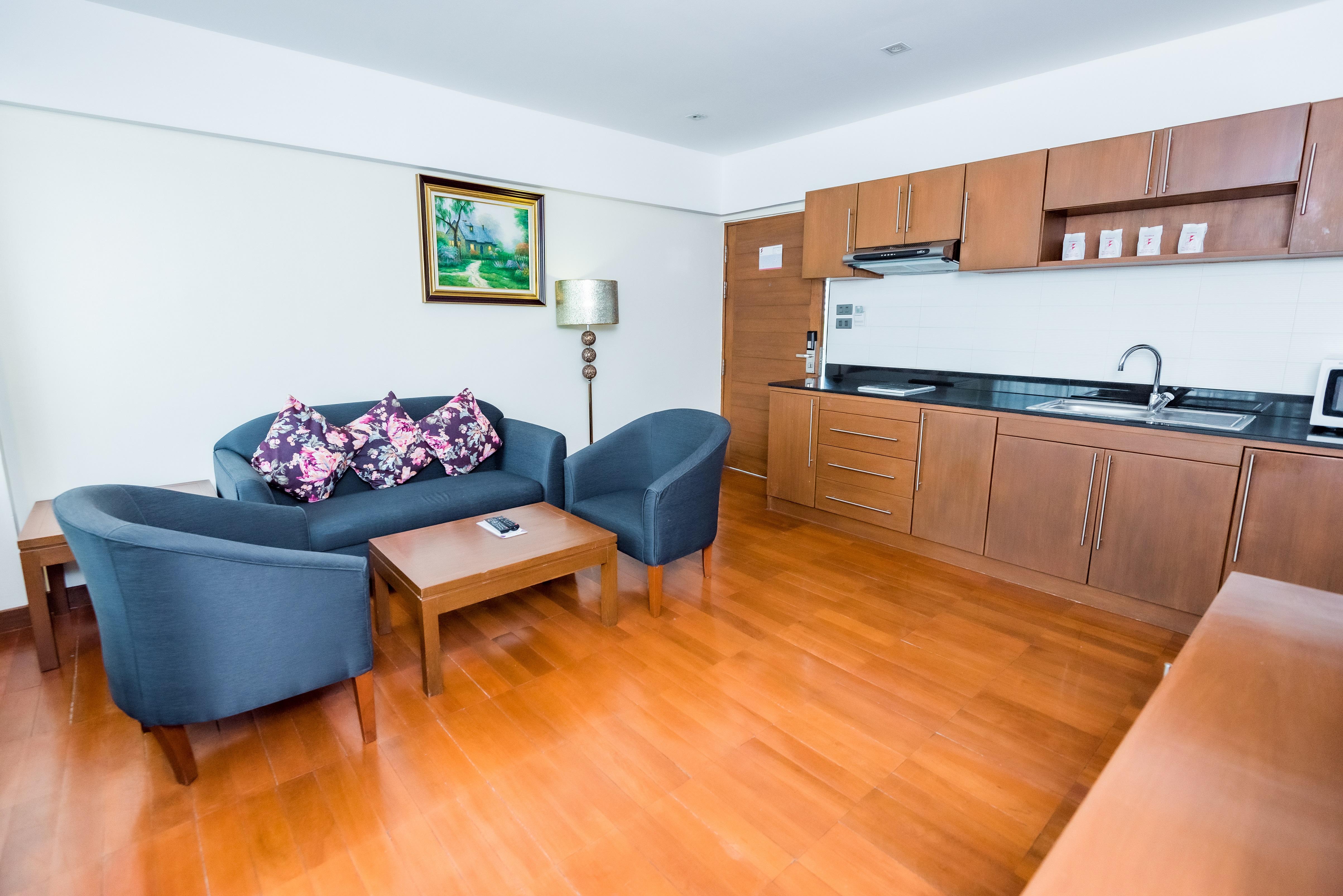Bally Suite Sukhumvit Bangkok Kültér fotó