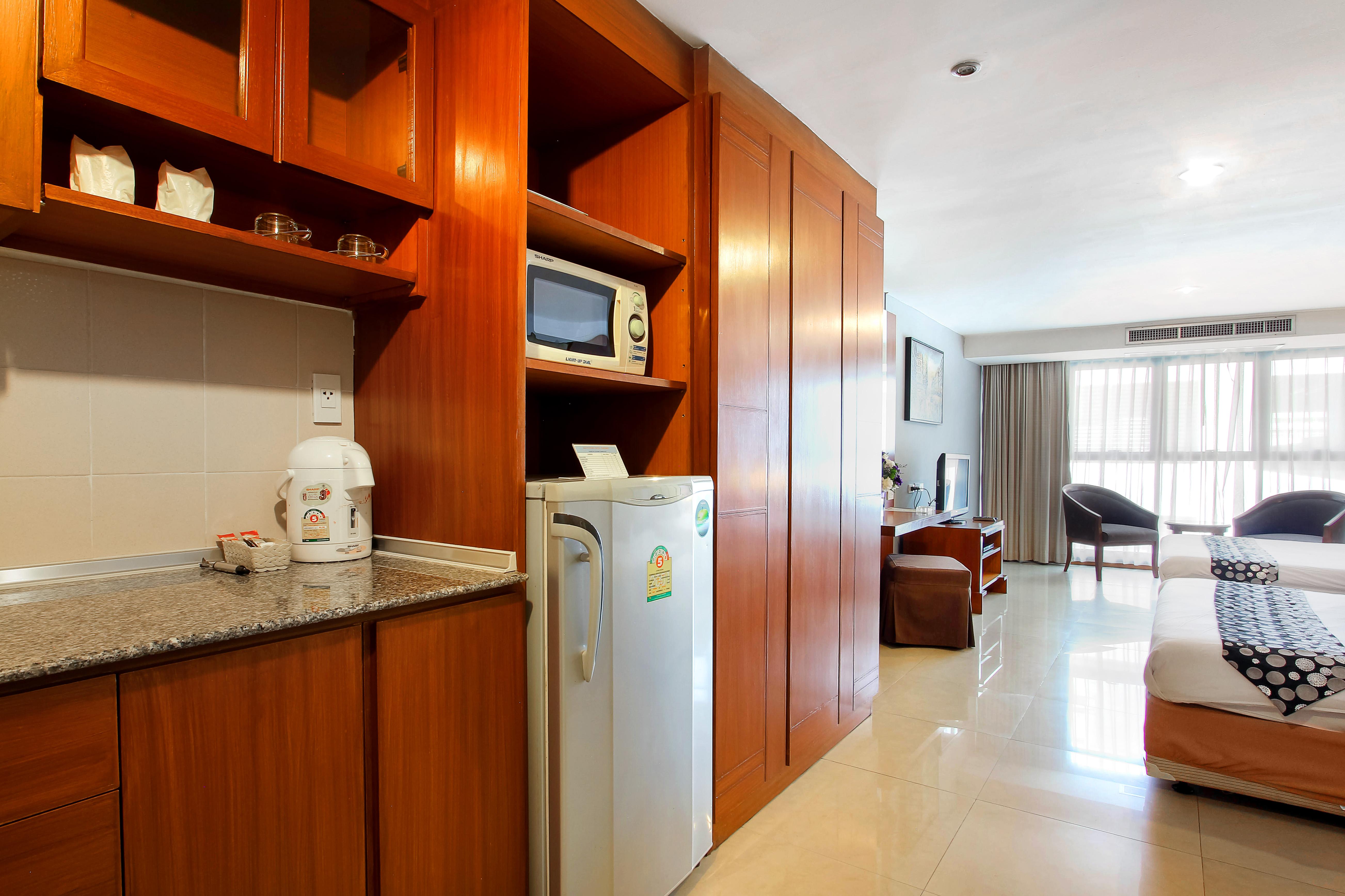 Bally Suite Sukhumvit Bangkok Kültér fotó