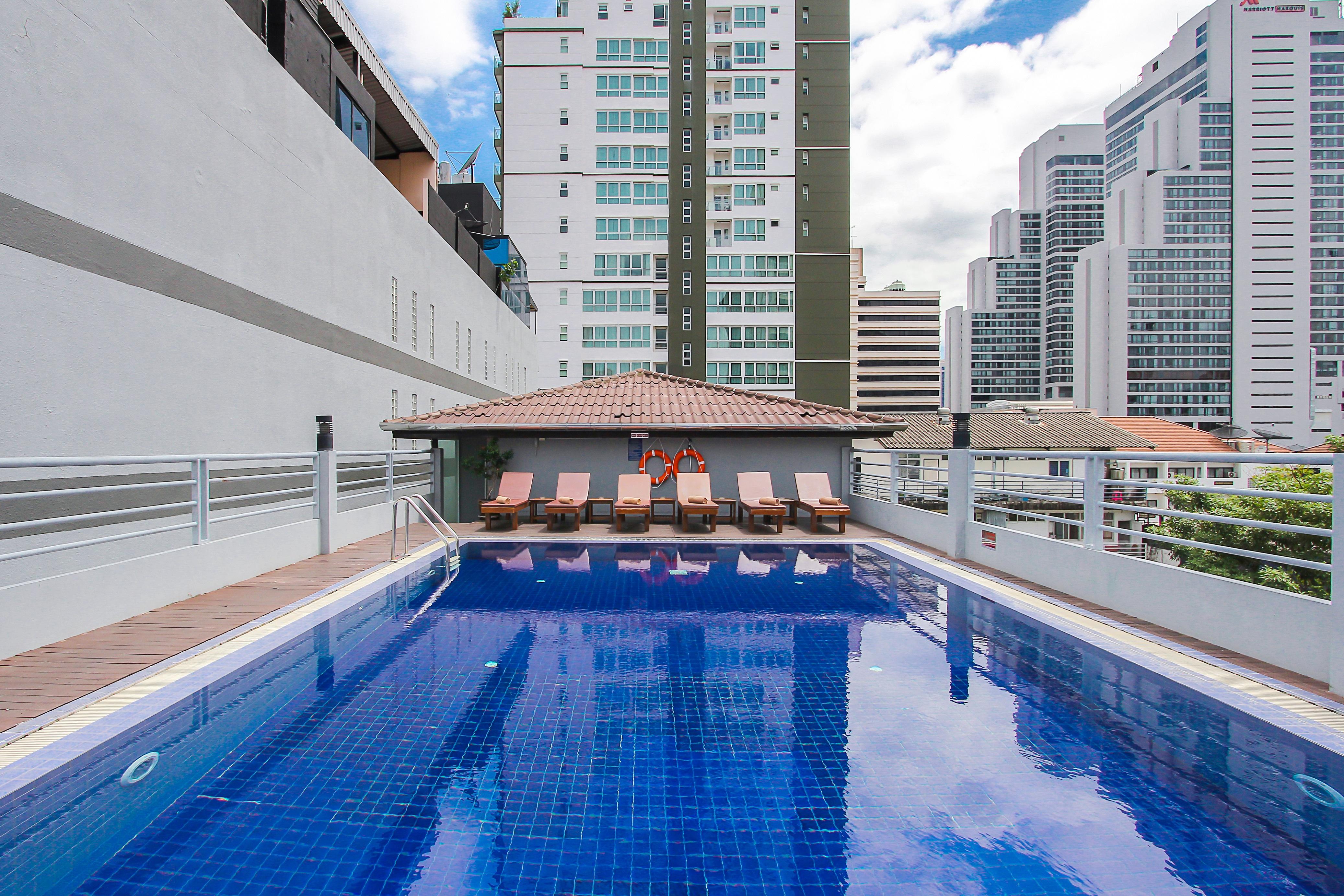 Bally Suite Sukhumvit Bangkok Kültér fotó