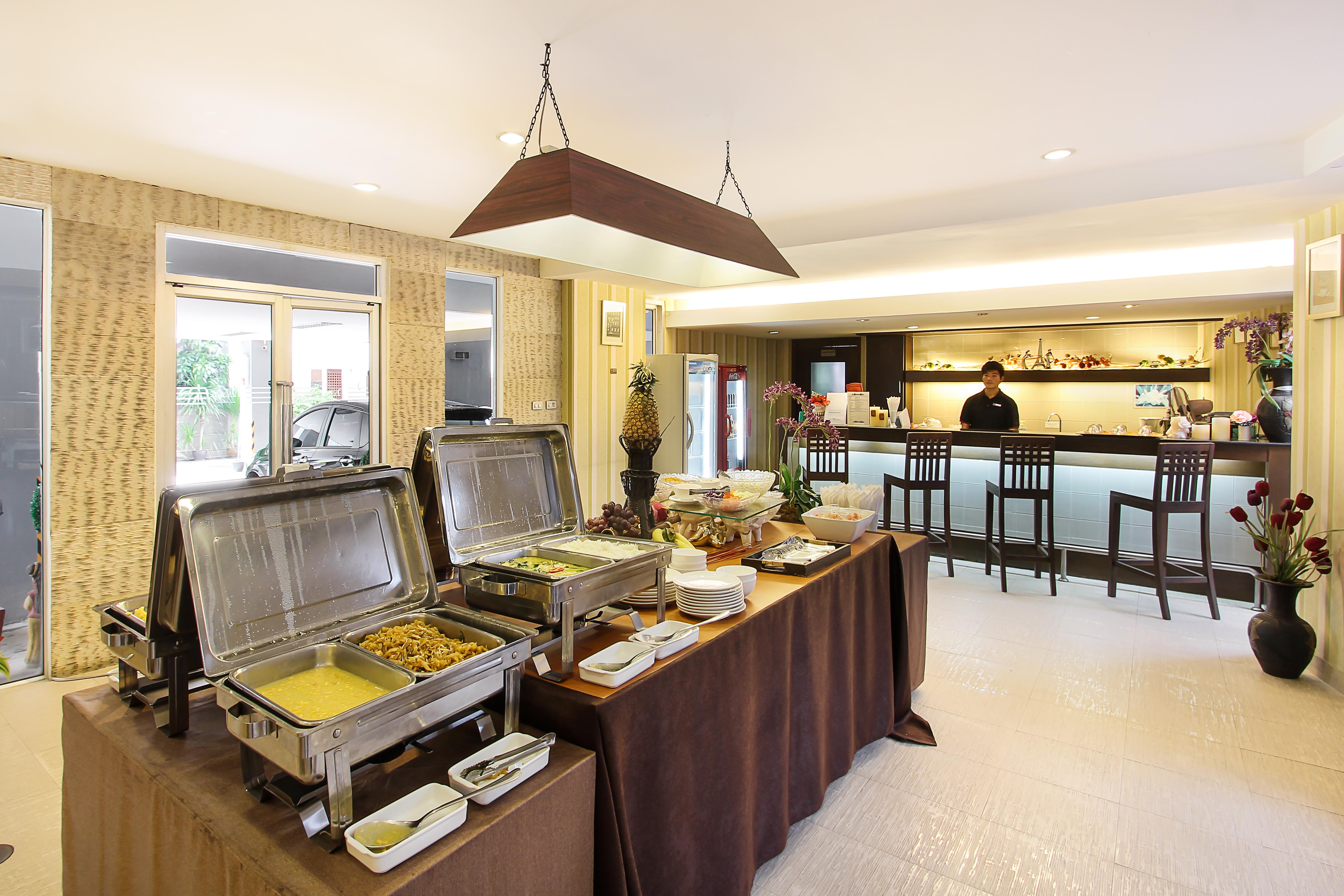 Bally Suite Sukhumvit Bangkok Kültér fotó